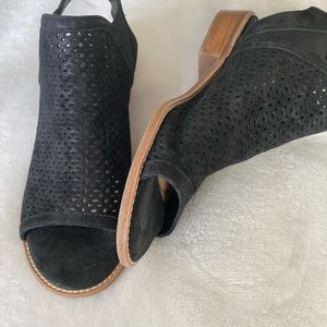 black shimmer sandals by SOFFT